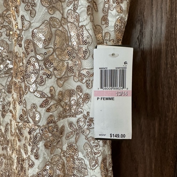 NWT City Studio Gorgeous full length formal dress - Picture 6 of 8